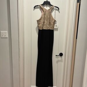 NWT Calvin Klein Gold Lace & Gown, Sz. 4